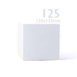 Weiße Karten und Briefumschläge mit Wellenrand – Packung