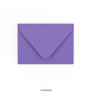 Violetter Briefumschlag 82x113 mm (C7)
