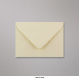 82 x 113 mm C7 cremefarbene, nassklebende, glatte Umschläge 100 g/m²