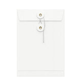 Farbige Briefumschläge mit Kordel- und Scheibenverschlus